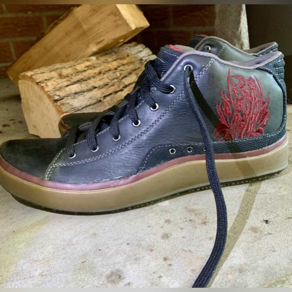 Skechers high top shoe size 10 1/2 NWOT